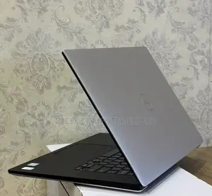 New Laptop Dell Precision 5530 16GB Intel Core I7 SSD 512GB