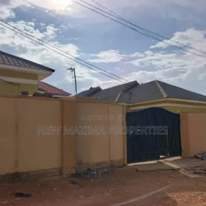 20bdrm House in Nansana Town, Central Division for sale