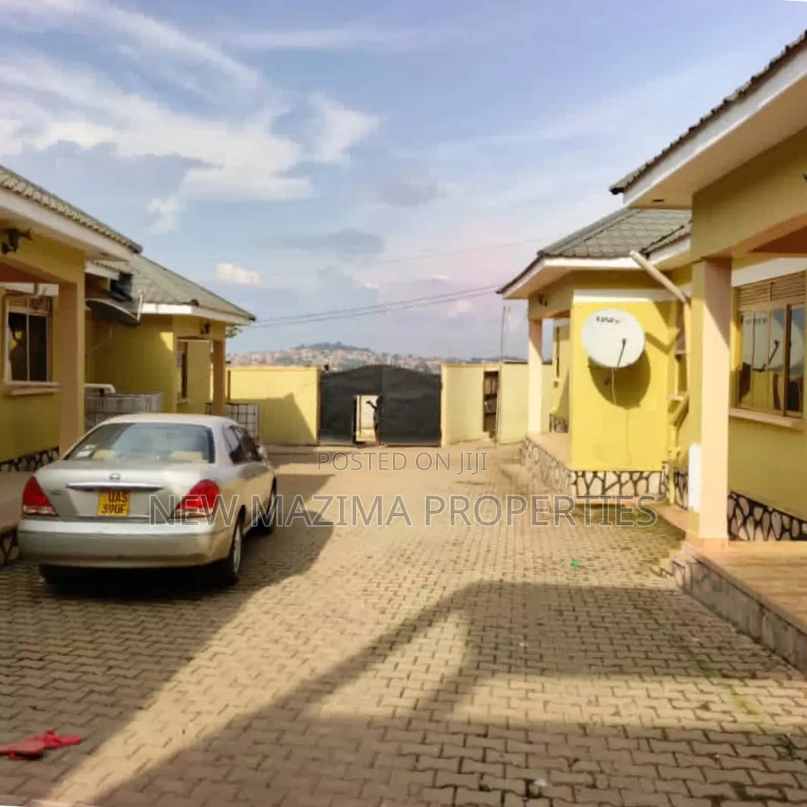 20bdrm House in Nansana Town, Central Division for sale