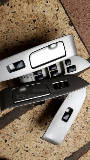 Harrier Kawundo 2006 - 2012 Door Switch Panels ( Set)