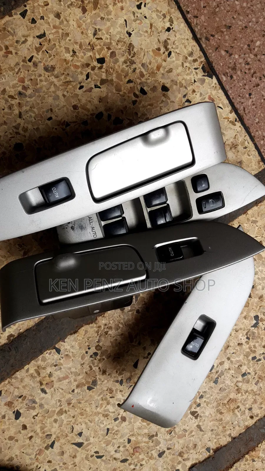 Harrier Kawundo 2006 - 2012 Door Switch Panels ( Set)