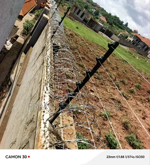 Electric Fence With Siren Strobe Light