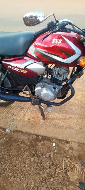 TVS HLX 125 2022 Red
