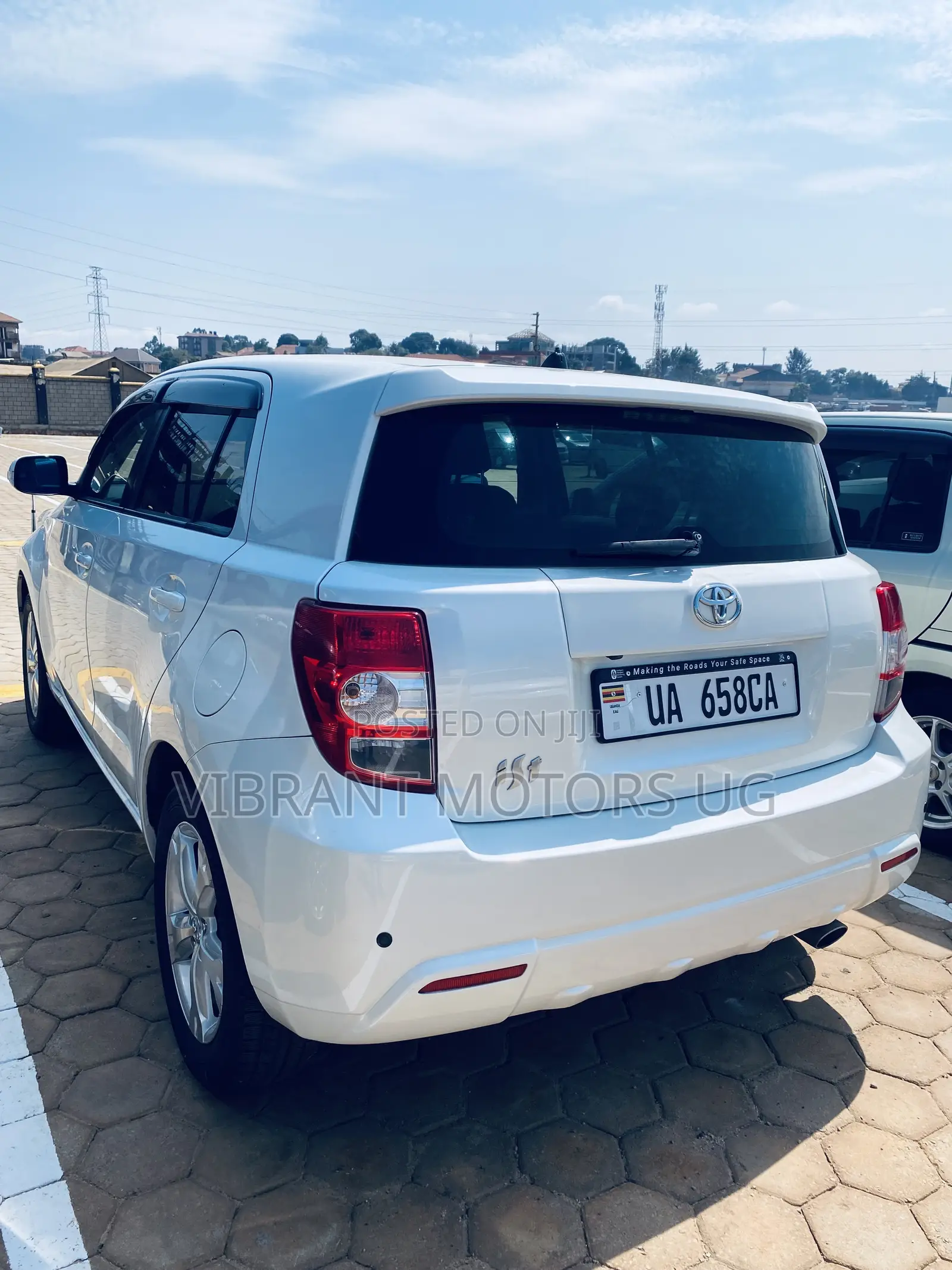 Toyota IST 2011 White