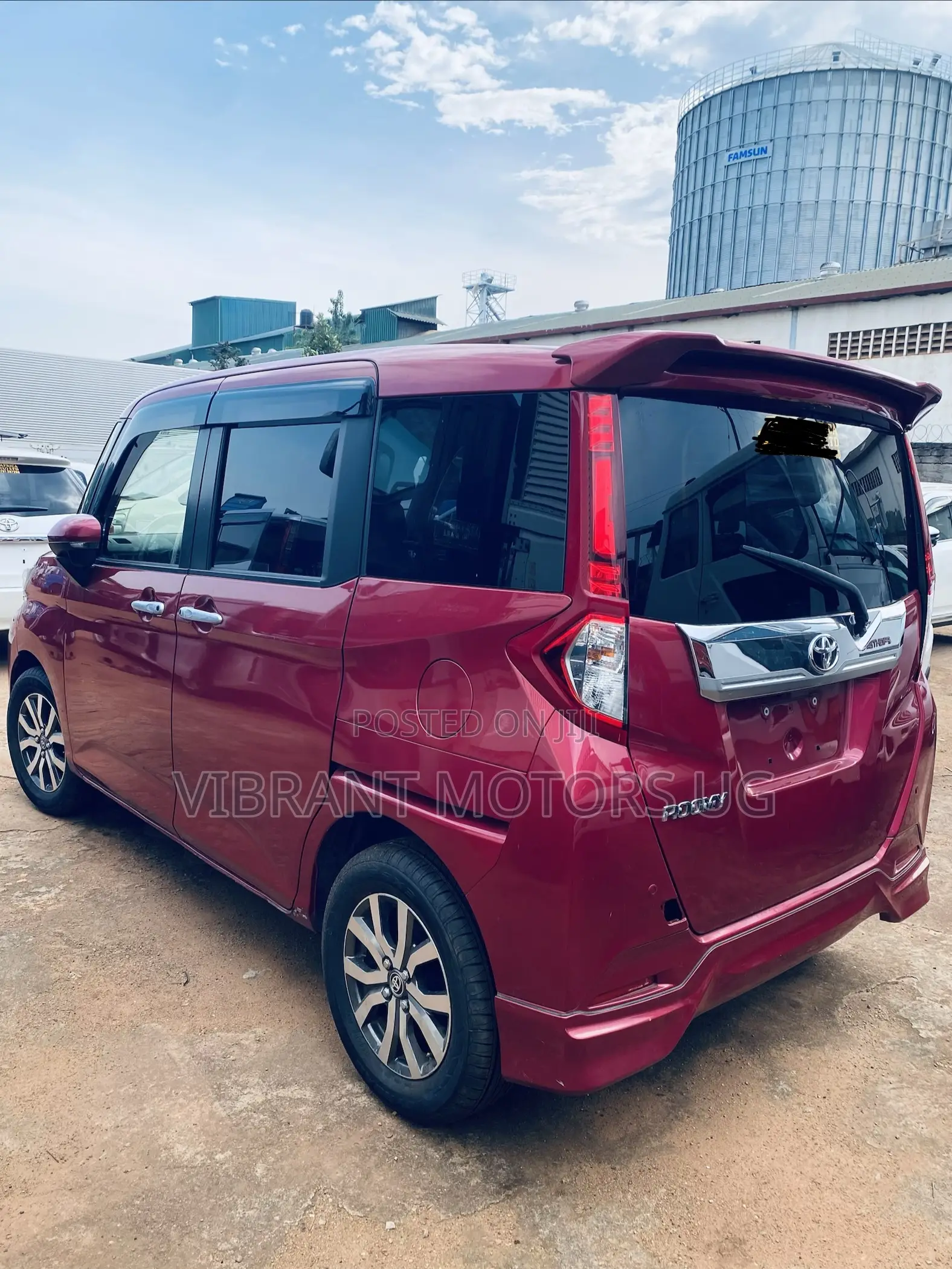 Toyota Roomy 2016 Maroon