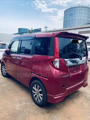 Toyota Roomy 2016 Maroon