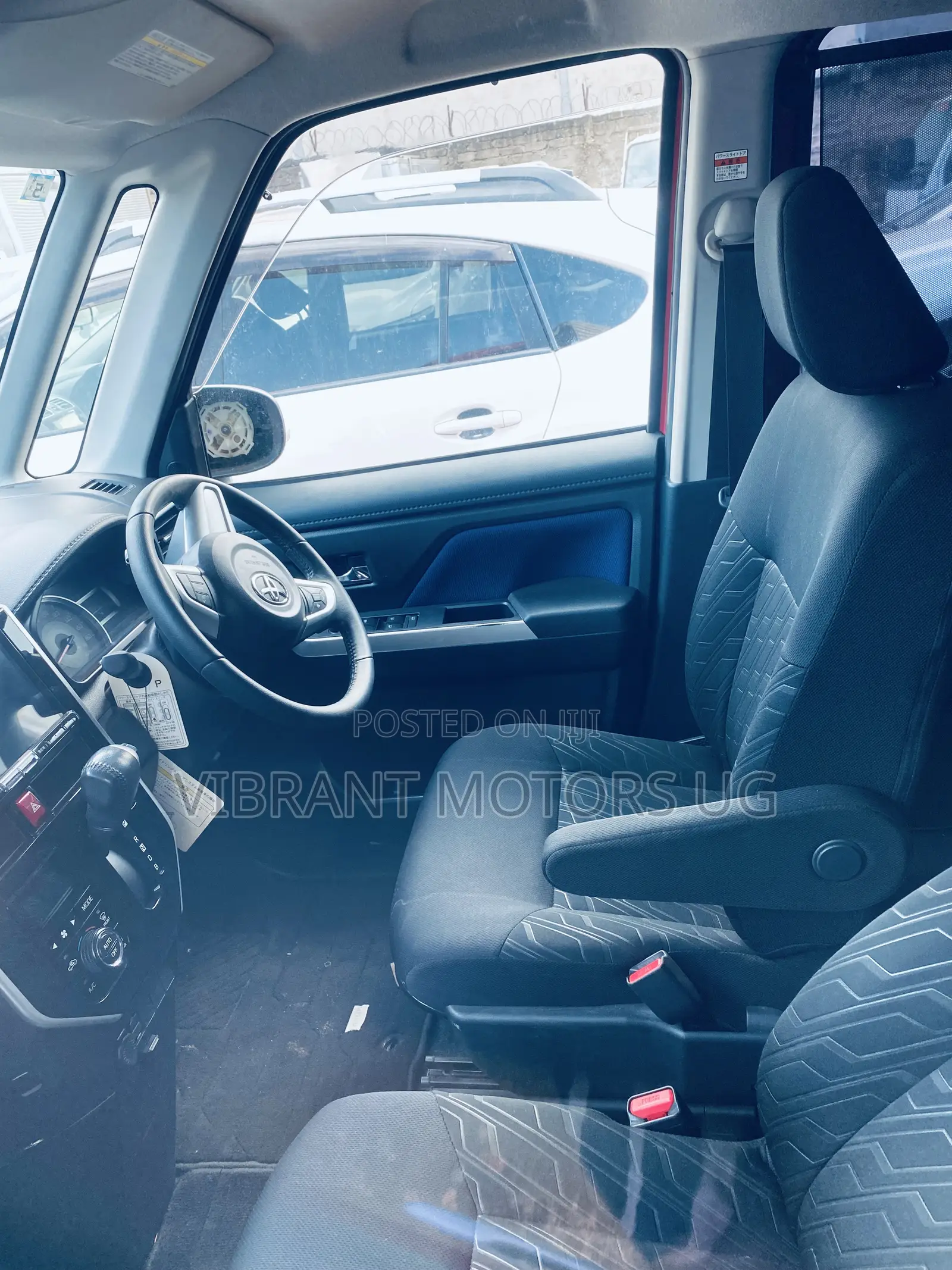 Toyota Roomy 2016 Maroon