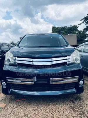 Toyota Noah 2012 Black