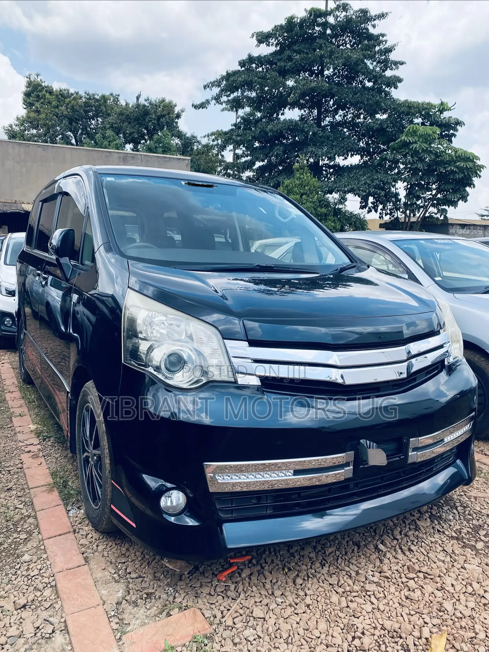 Toyota Noah 2012 Black
