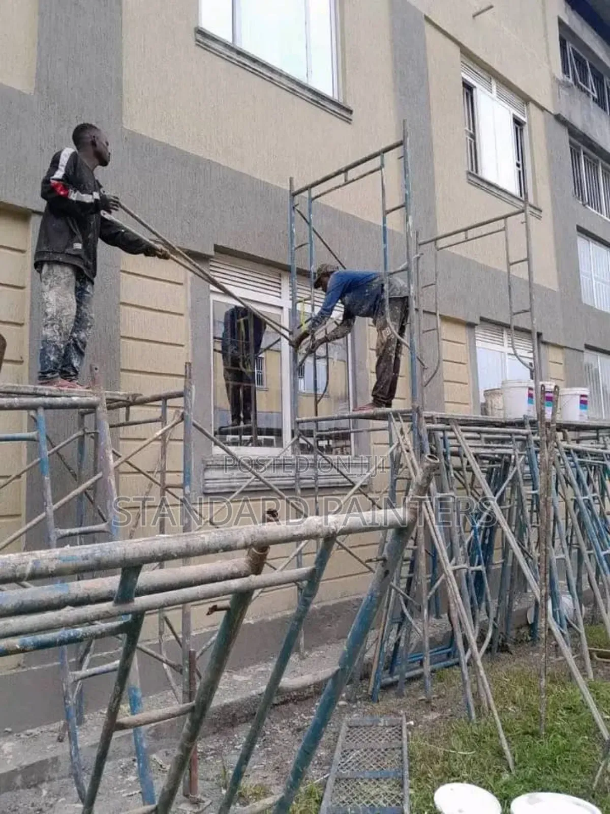 Commercial Exterior Texture Paste Application