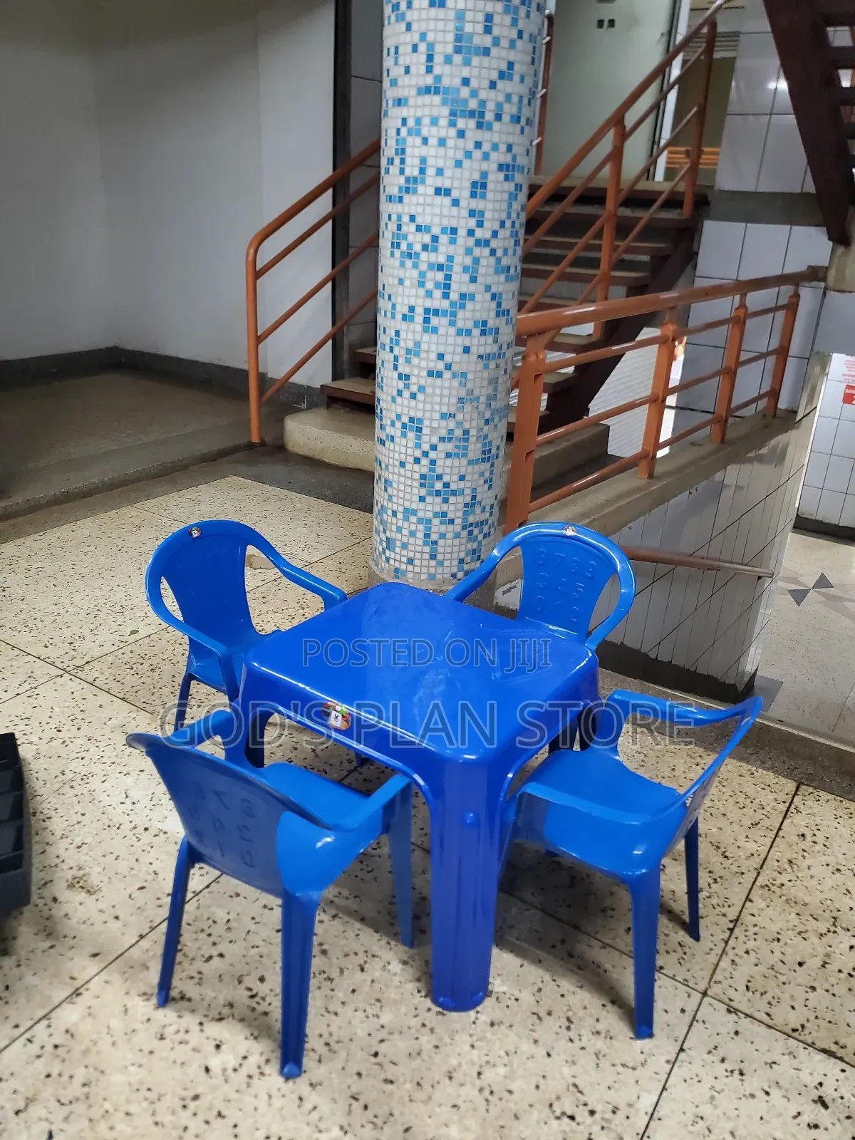 Aset of Kids Table and Chairs
