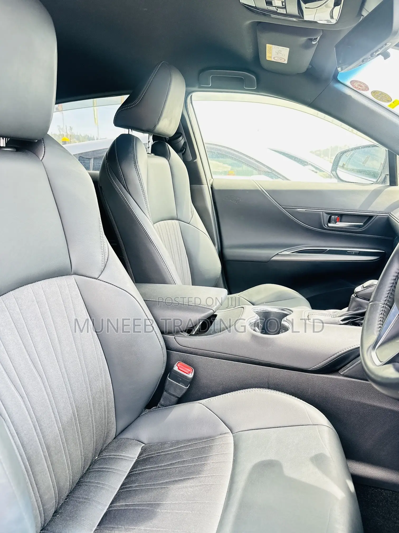 Toyota Harrier 2.0 2021 White
