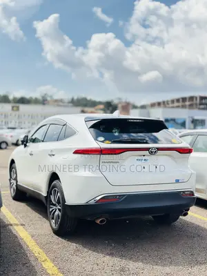Toyota Harrier 2.0 2021 White