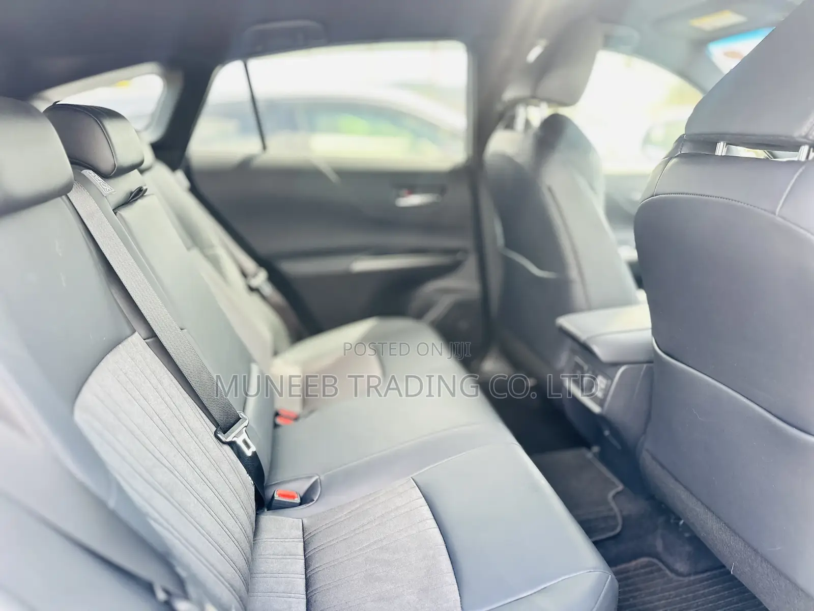 Toyota Harrier 2.0 2021 White