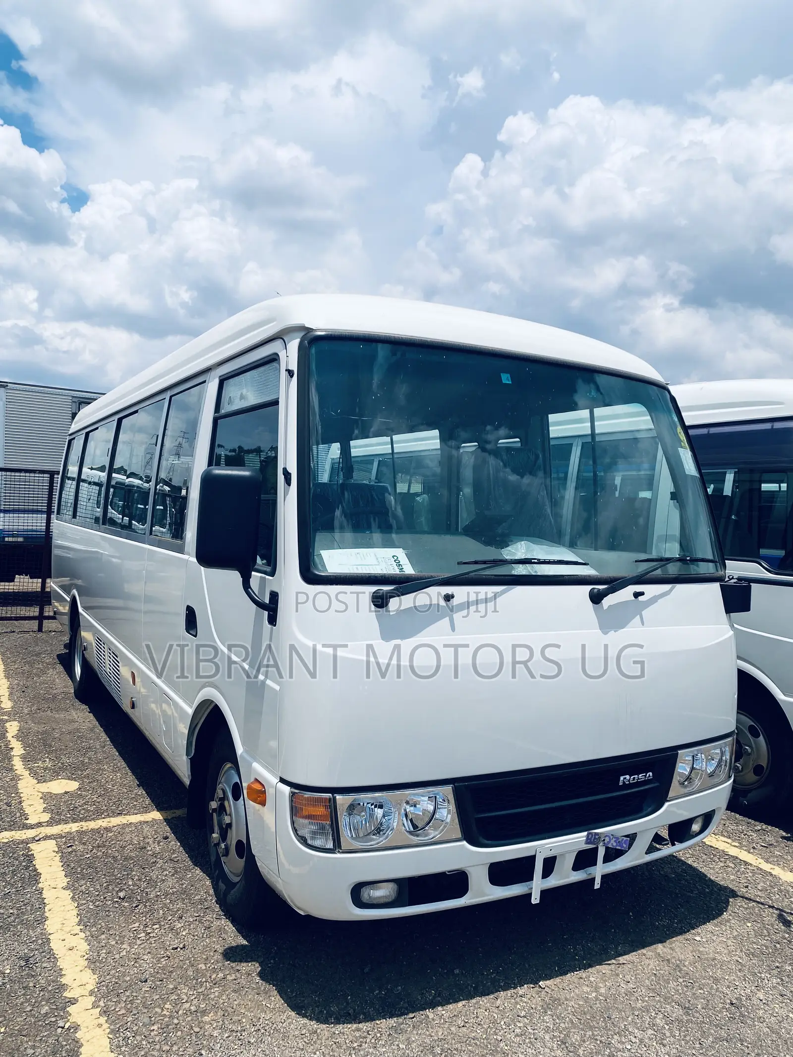 Mitsubishi Fuso Rosa 2012 White
