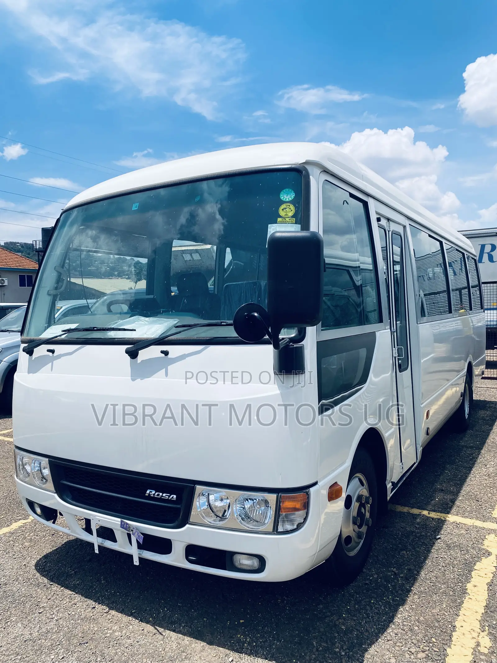 Mitsubishi Fuso Rosa 2012 White