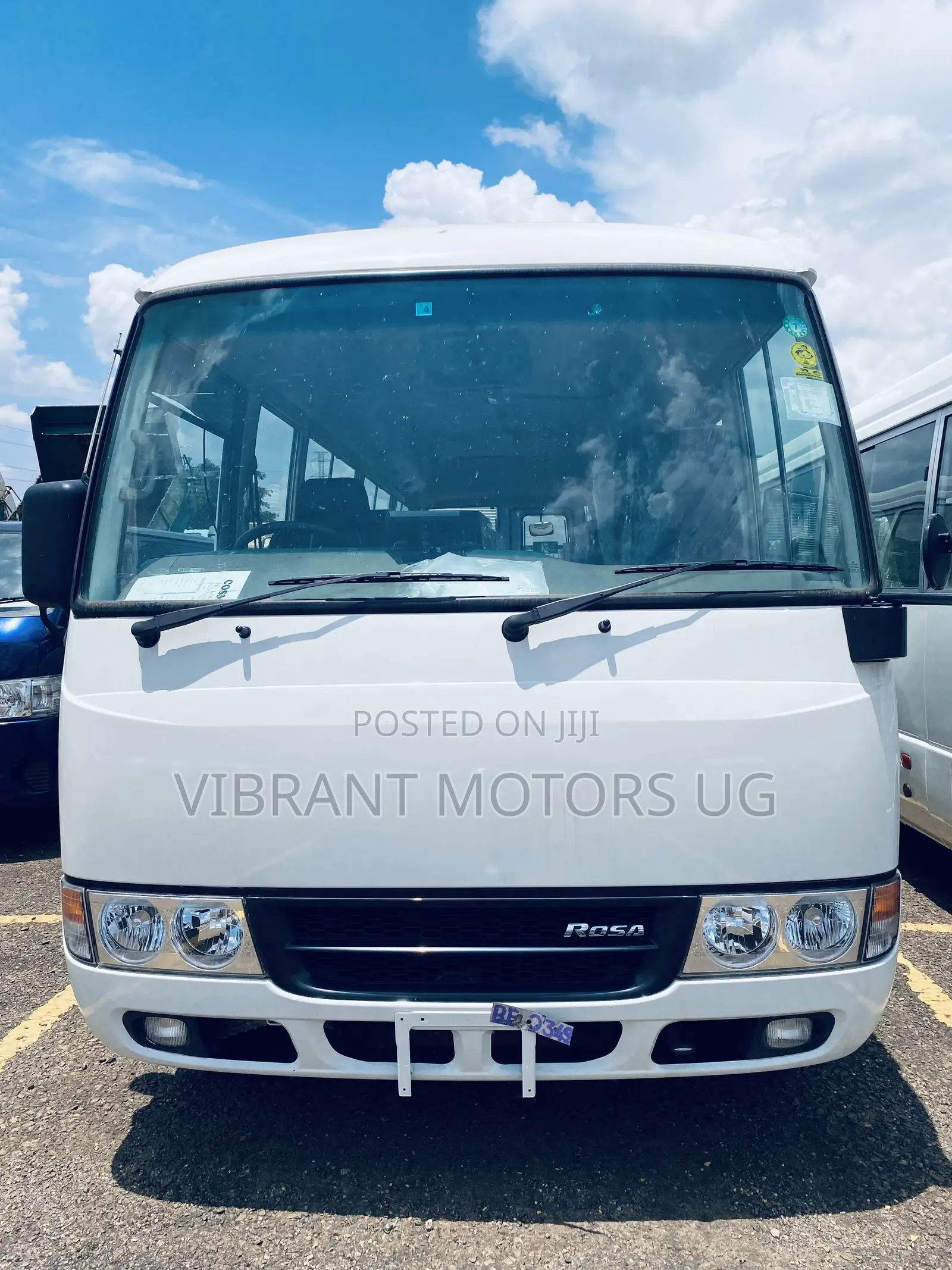Mitsubishi Fuso Rosa 2012 White