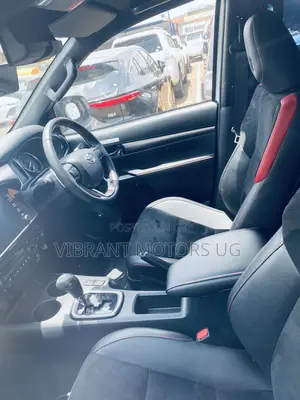 New Toyota Hilux 2022 White