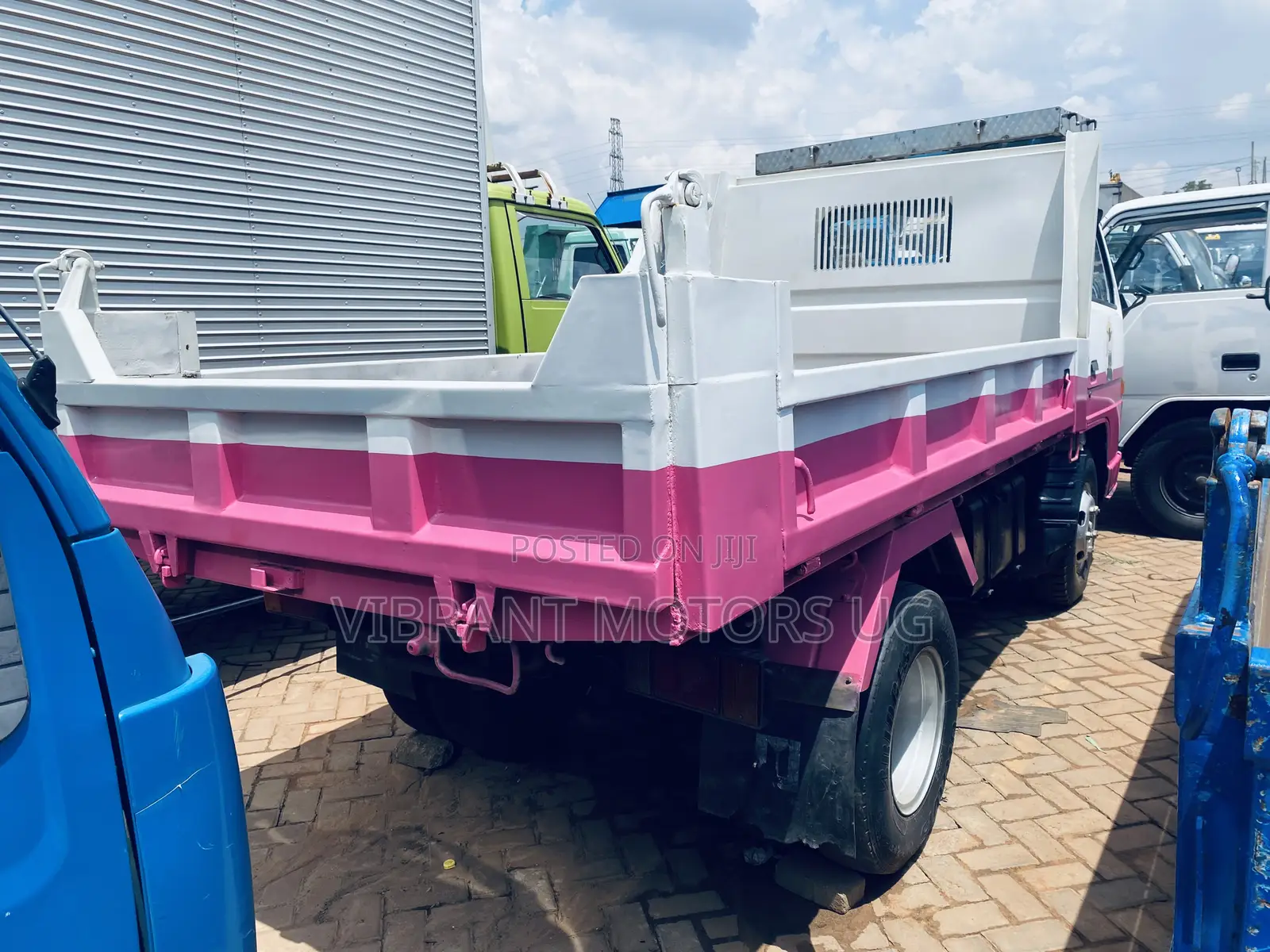 Dump Trucks Isuzu 1998