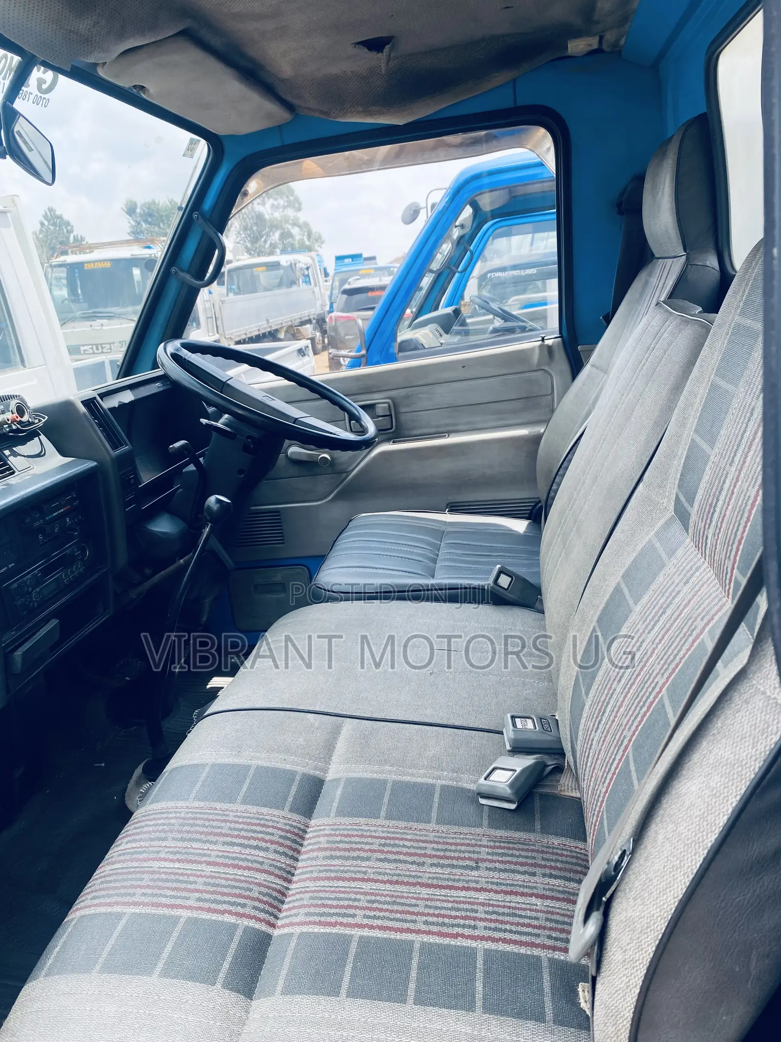Dump Trucks Isuzu 1998