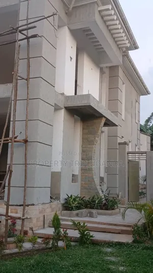 4bdrm Mansion in Kira for sale