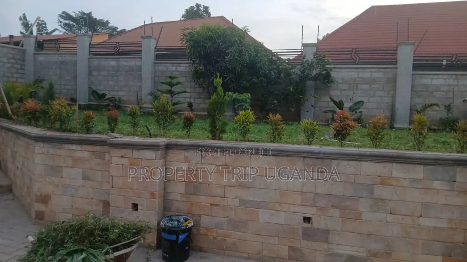 4bdrm Mansion in Kira for sale