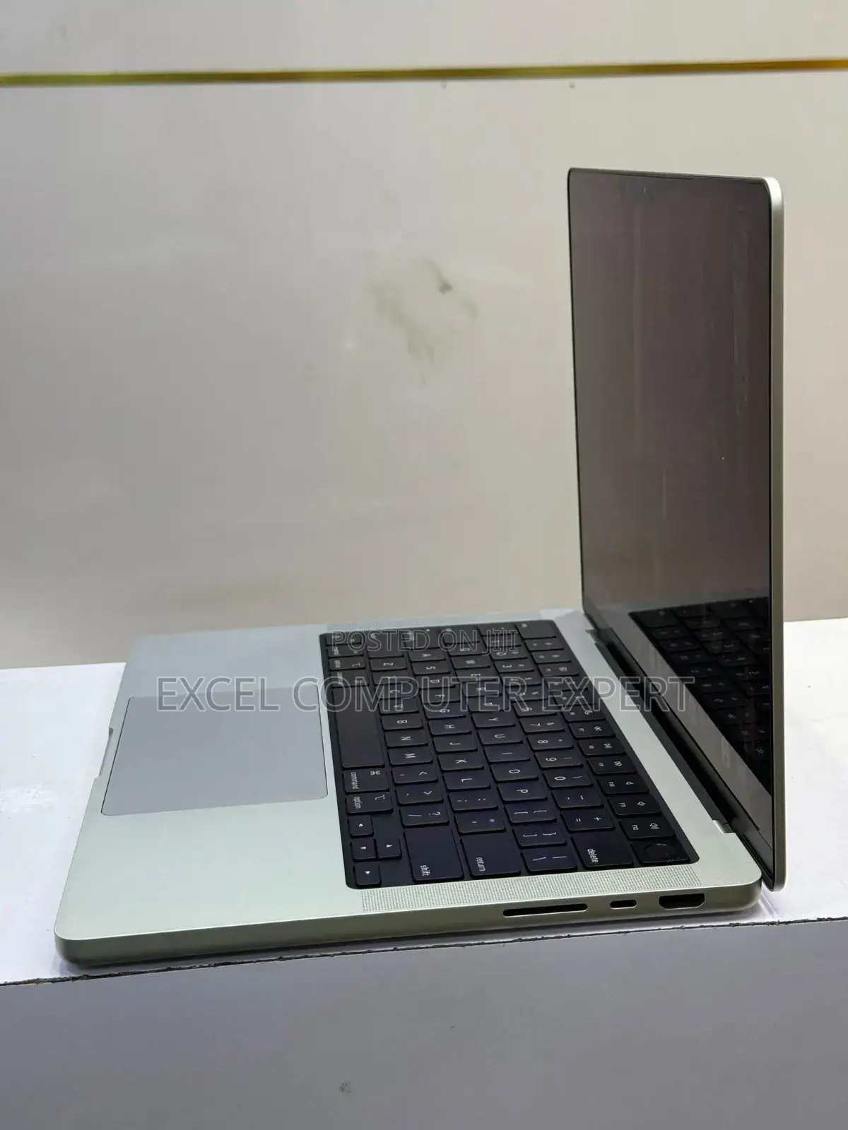 Laptop Apple MacBook Pro 2023 M3 Max 14-inch 18GB Apple M3 SSD 512GB