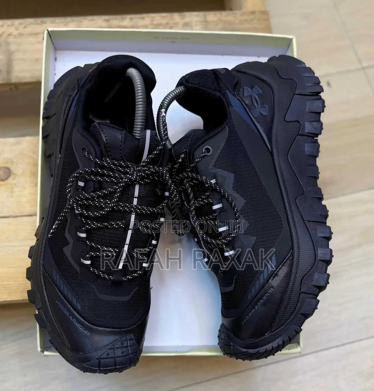 Men’S Classic Black Under Armour Athletic Casual Hiking Shoes
