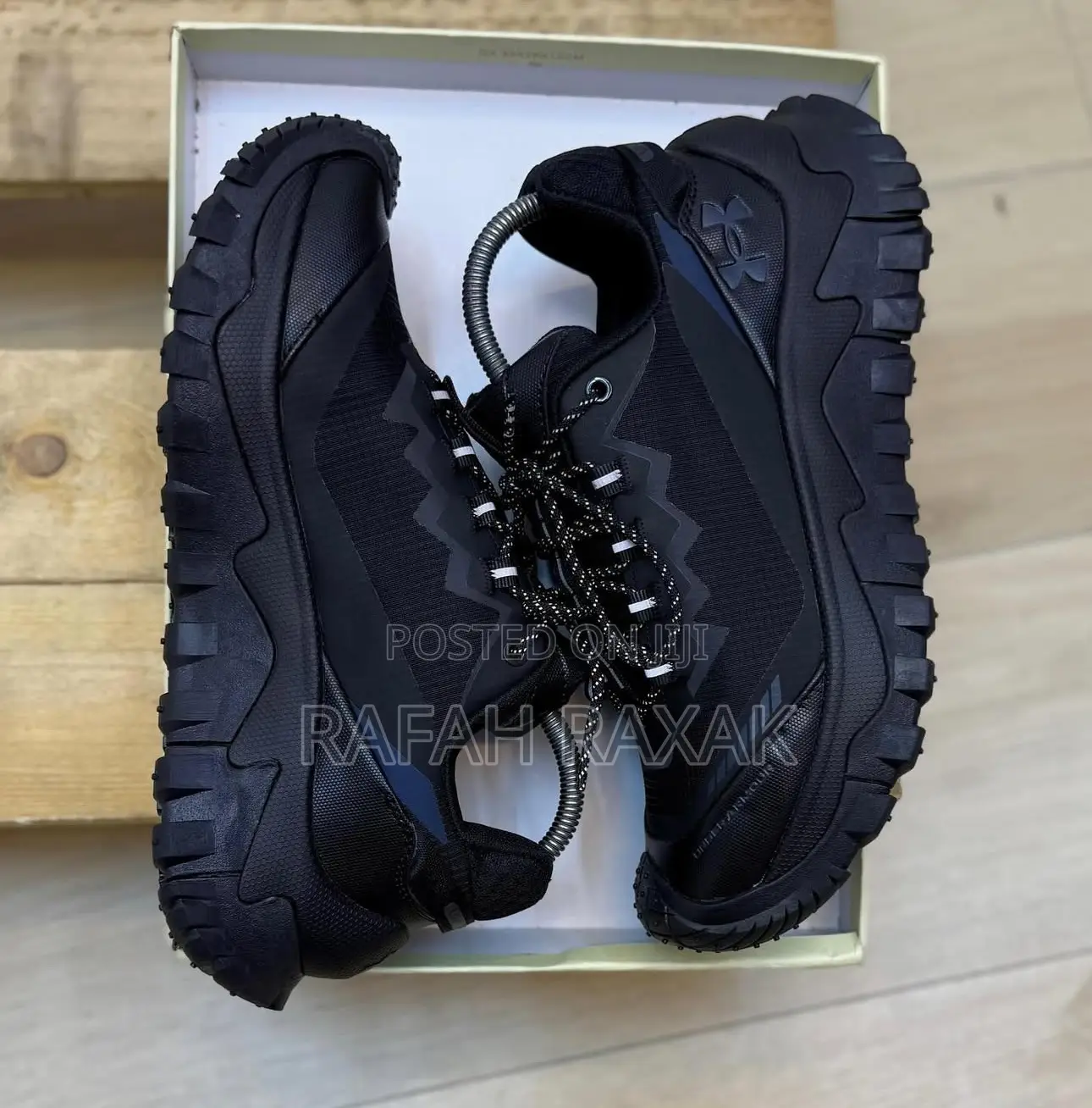 Men’S Classic Black Under Armour Athletic Casual Hiking Shoes