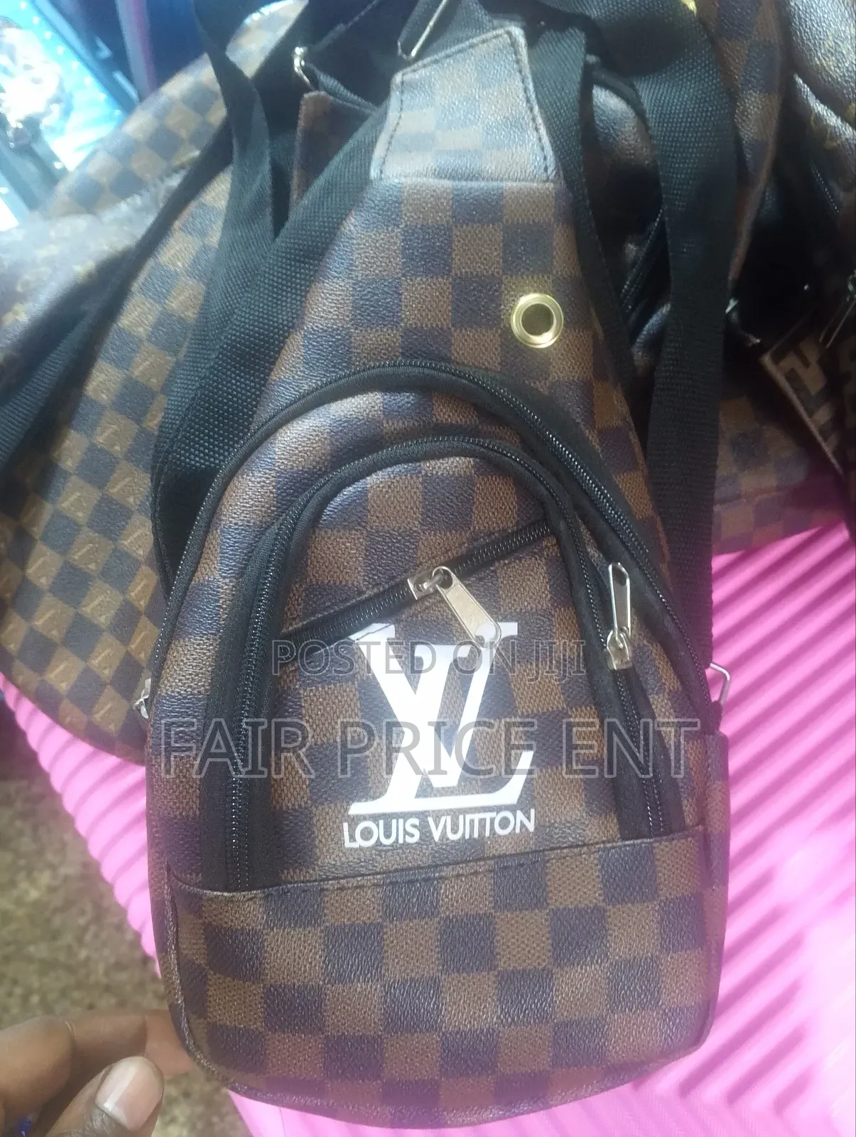 Original Clossbag by Bottega Vaneta. Medium.( Brown)