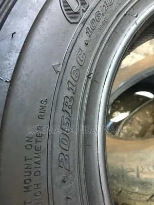 205r16c Dunlop Grandtrek Brand New