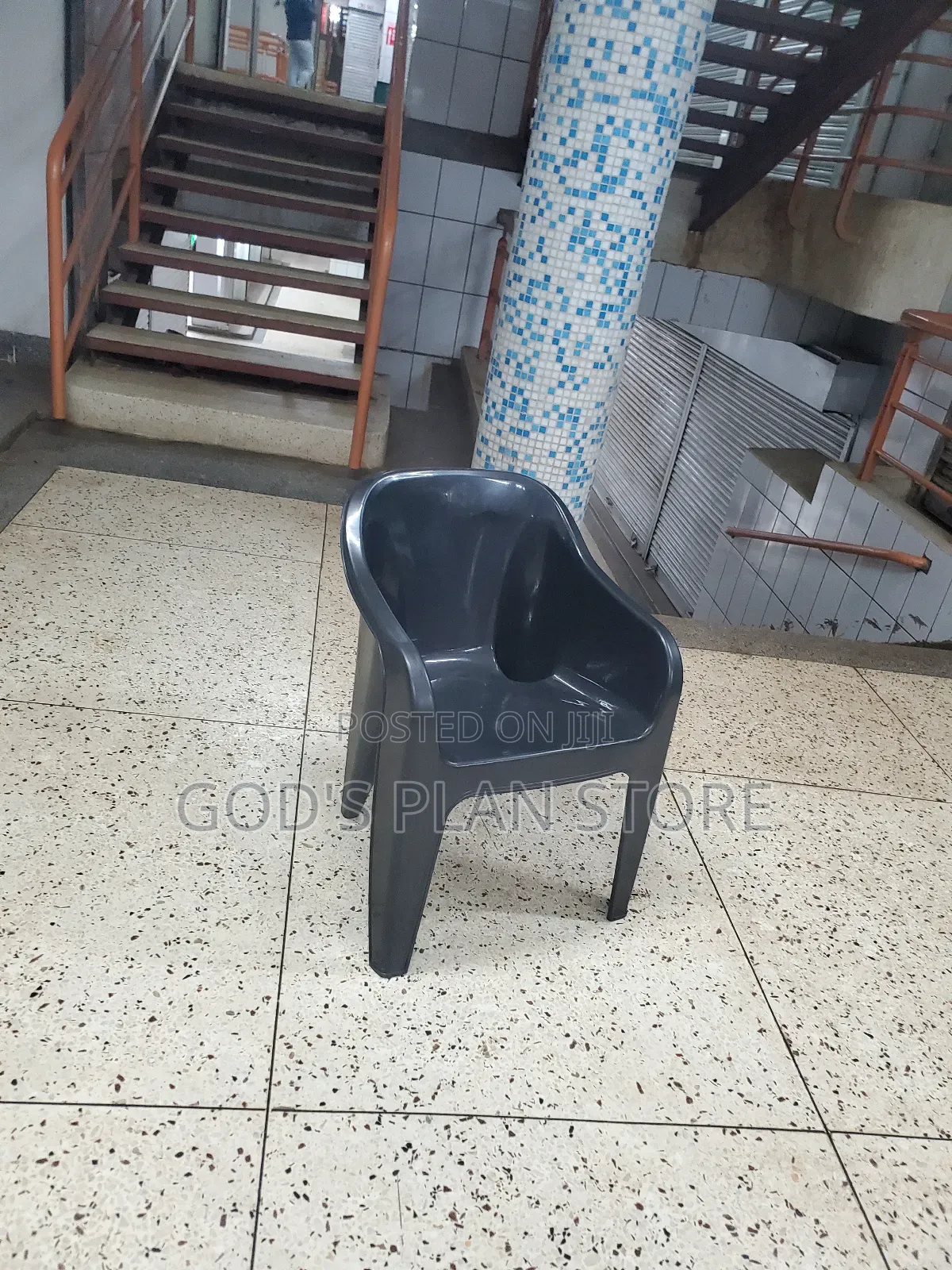 Apartment Armed Plastic Chairs Plastic Chairs