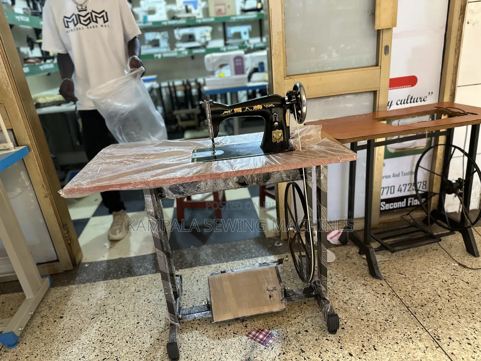 Japan Used Sewing Machines With New Original Stand With Warrantyy