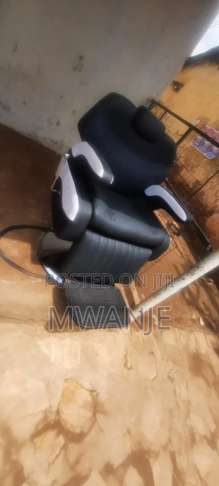 The New of the Year Barber Chairs for Salon