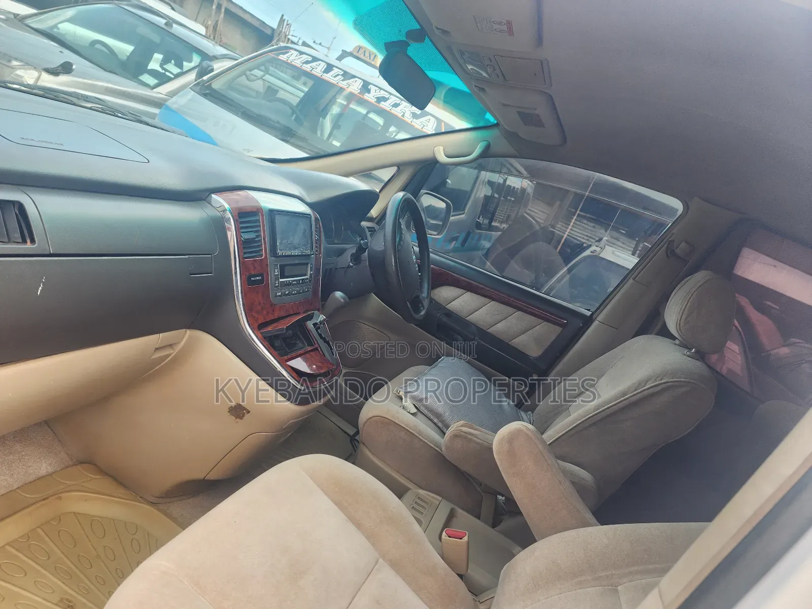 Toyota Alphard 3.0 Petrol FWD 2004 White