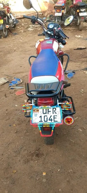 TVS HLX 125 2022 Red