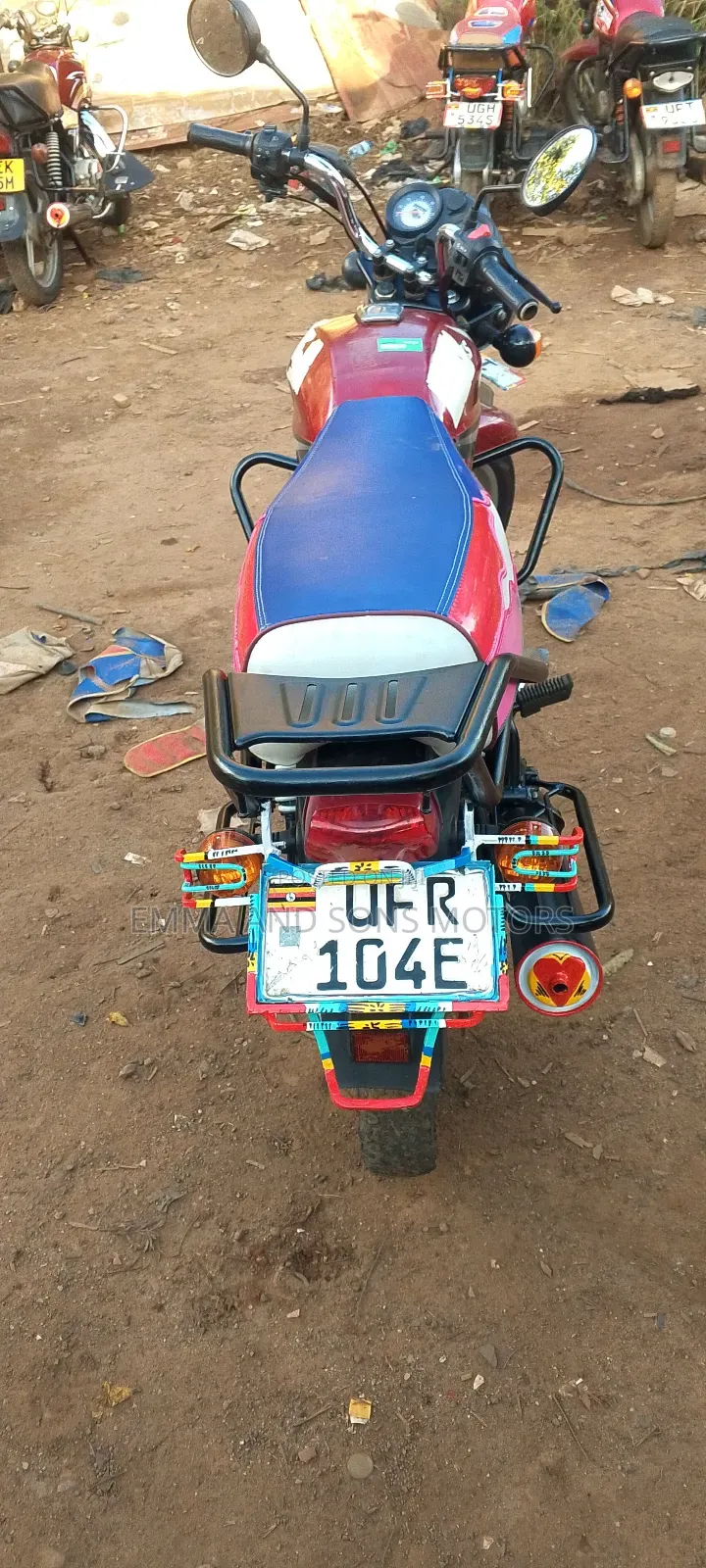 TVS HLX 125 2022 Red