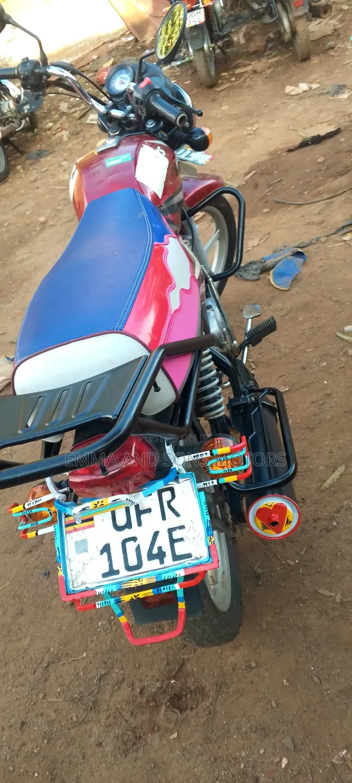 TVS HLX 125 2022 Red