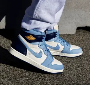 Nike Air Jordan 1 Retro High “First On The Flight “Sneakers
