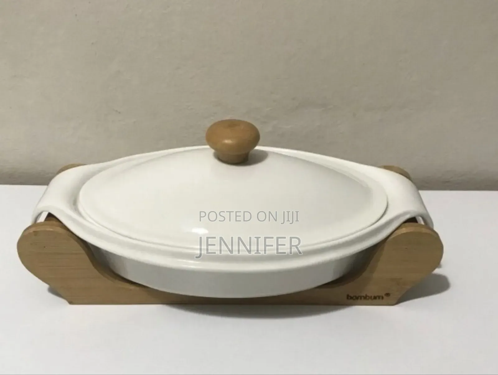 White Ceramic Casserole Dish With a Lid