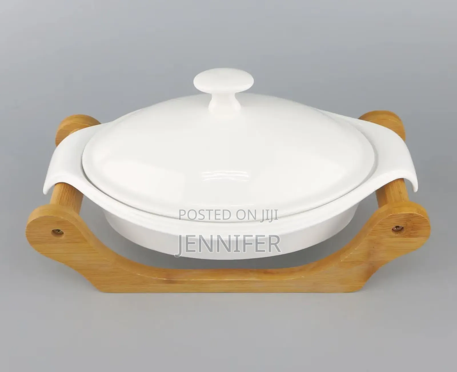 White Ceramic Casserole Dish With a Lid