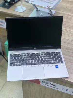 Laptop HP 250 G10 16GB Intel Core I5 SSD 512GB