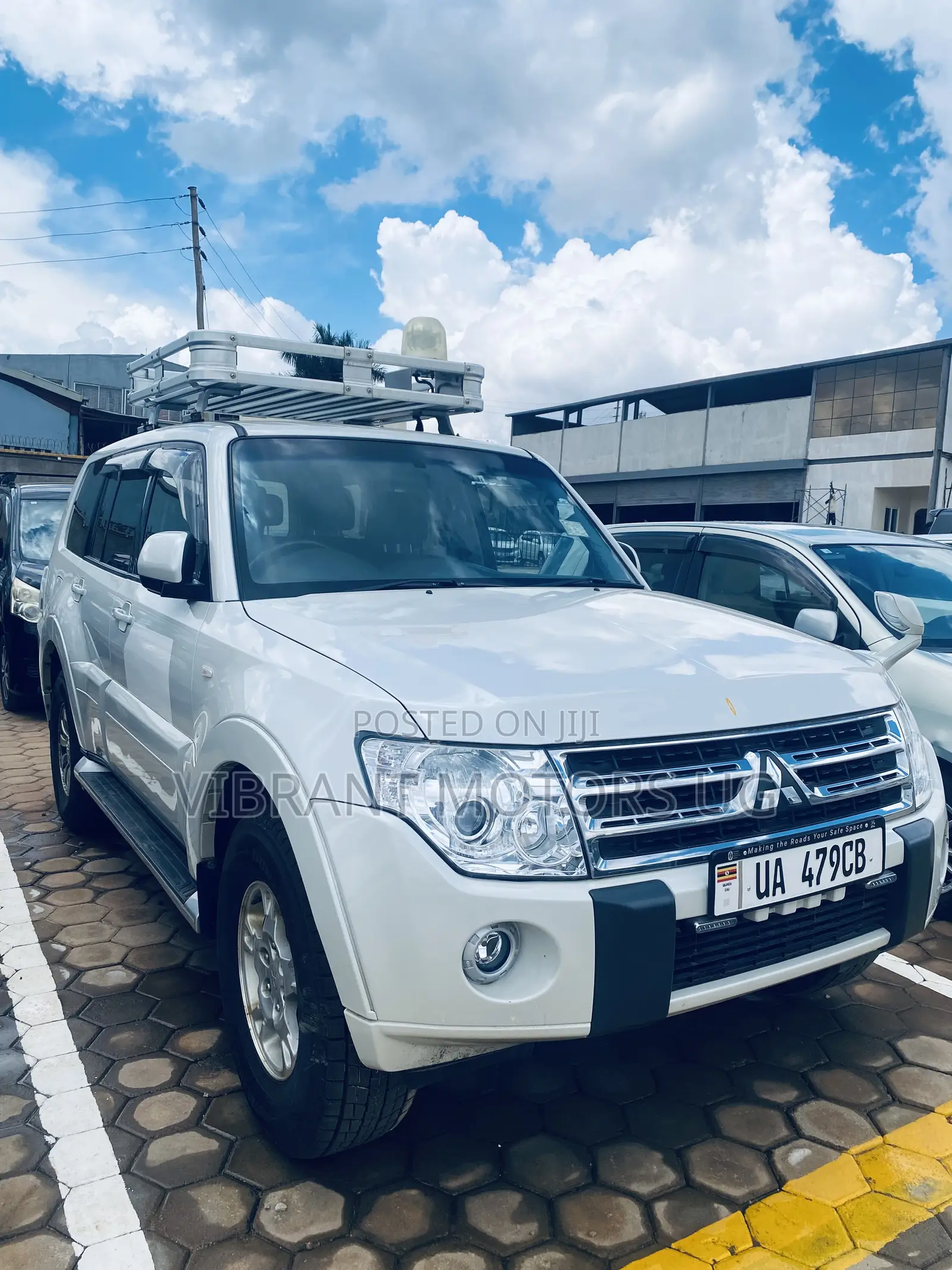 Mitsubishi Pajero 2012 White