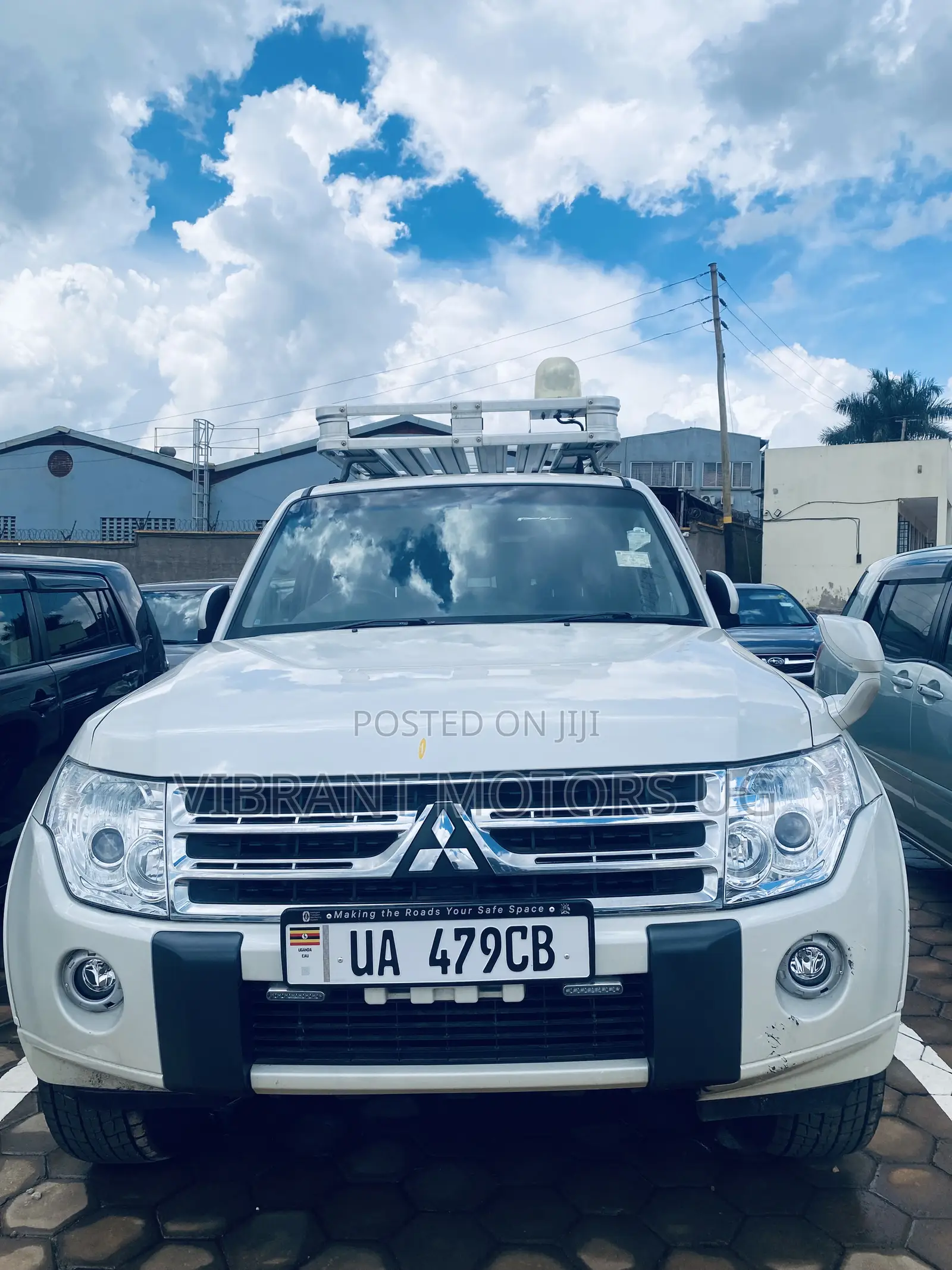 Mitsubishi Pajero 2012 White