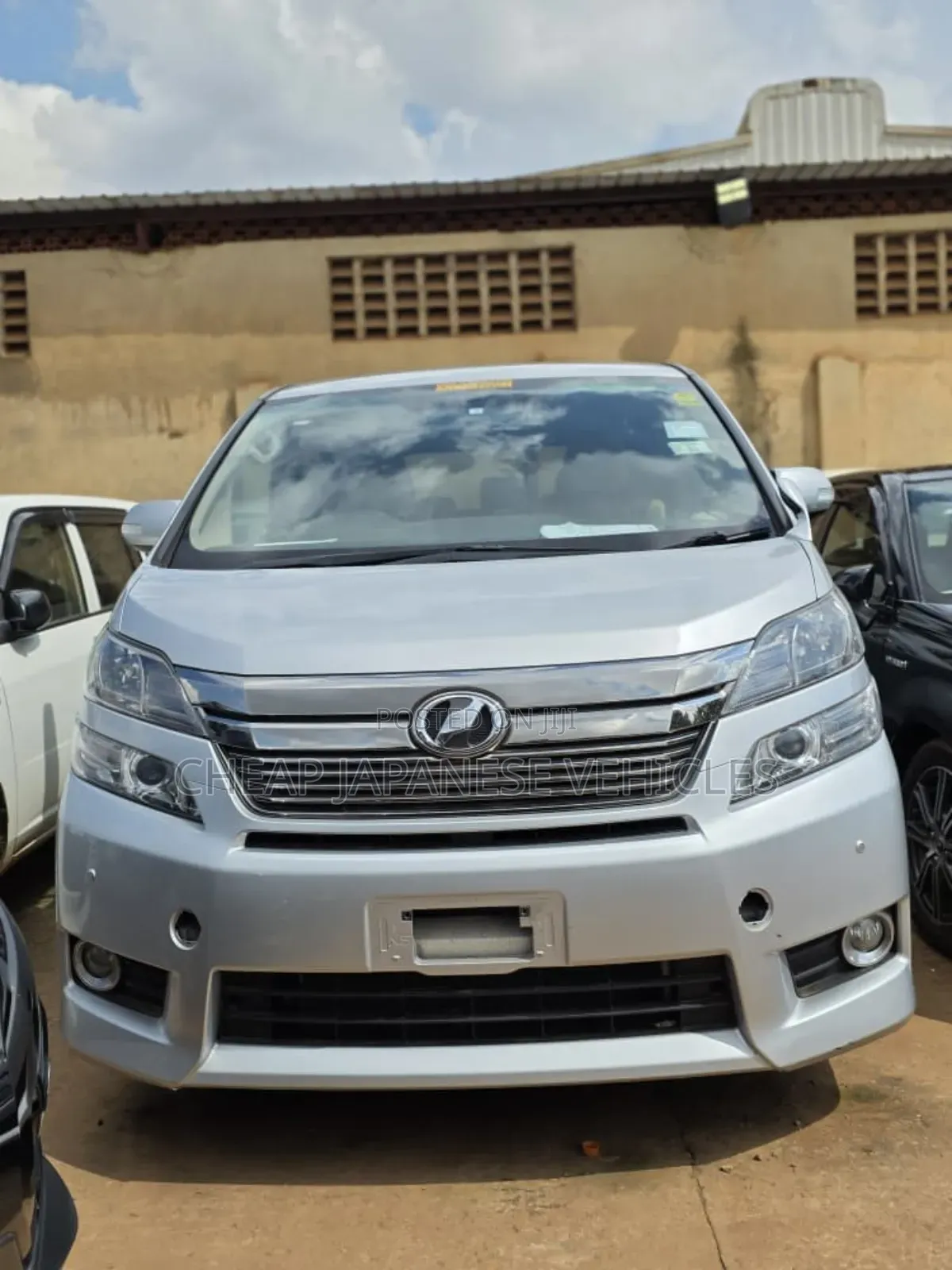 Toyota Vellfire 2012 Silver