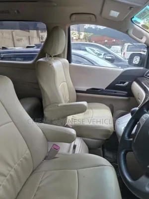 Toyota Vellfire 2012 Silver