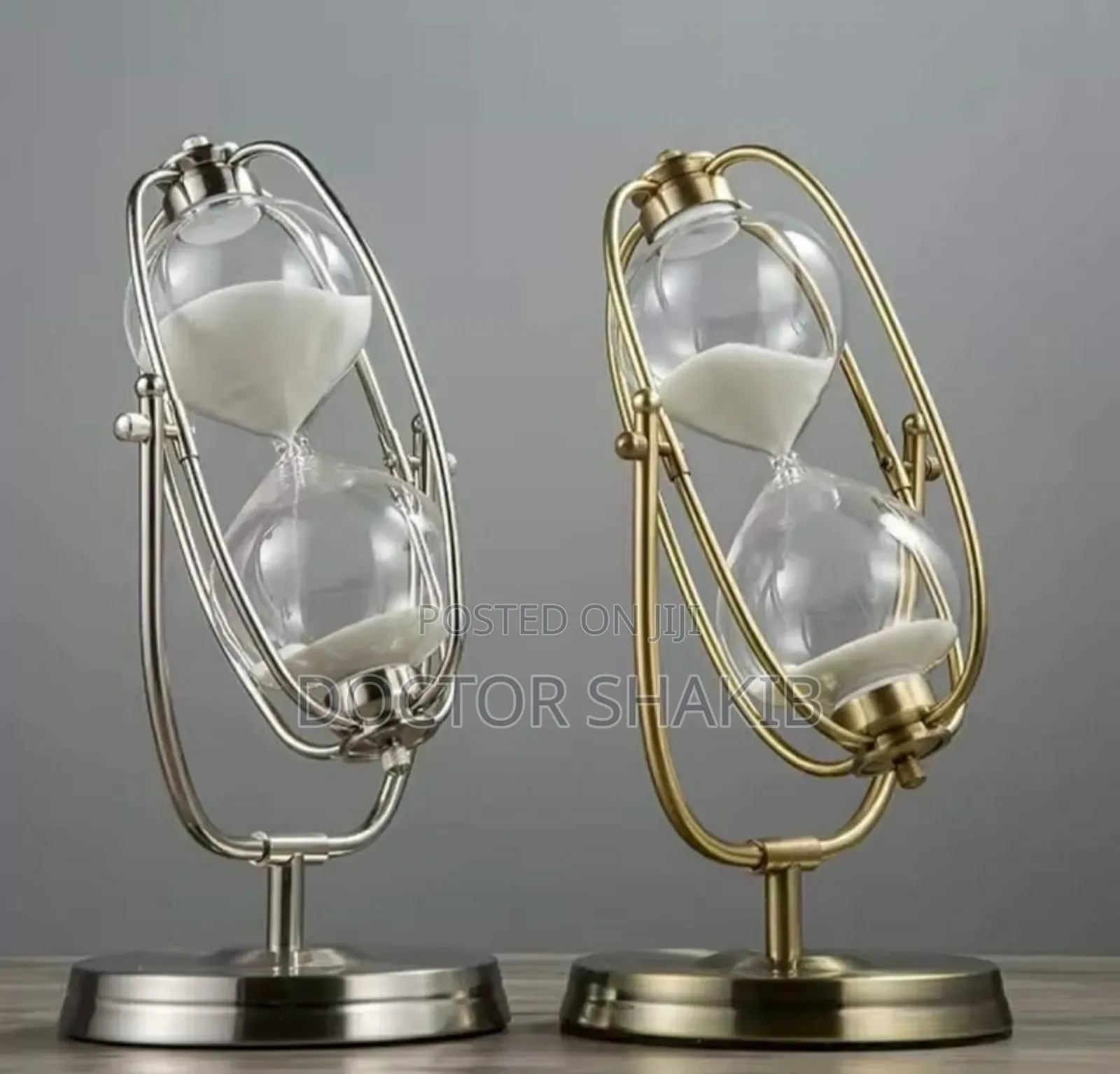 Luxurious Vintage Rotating Hourglass