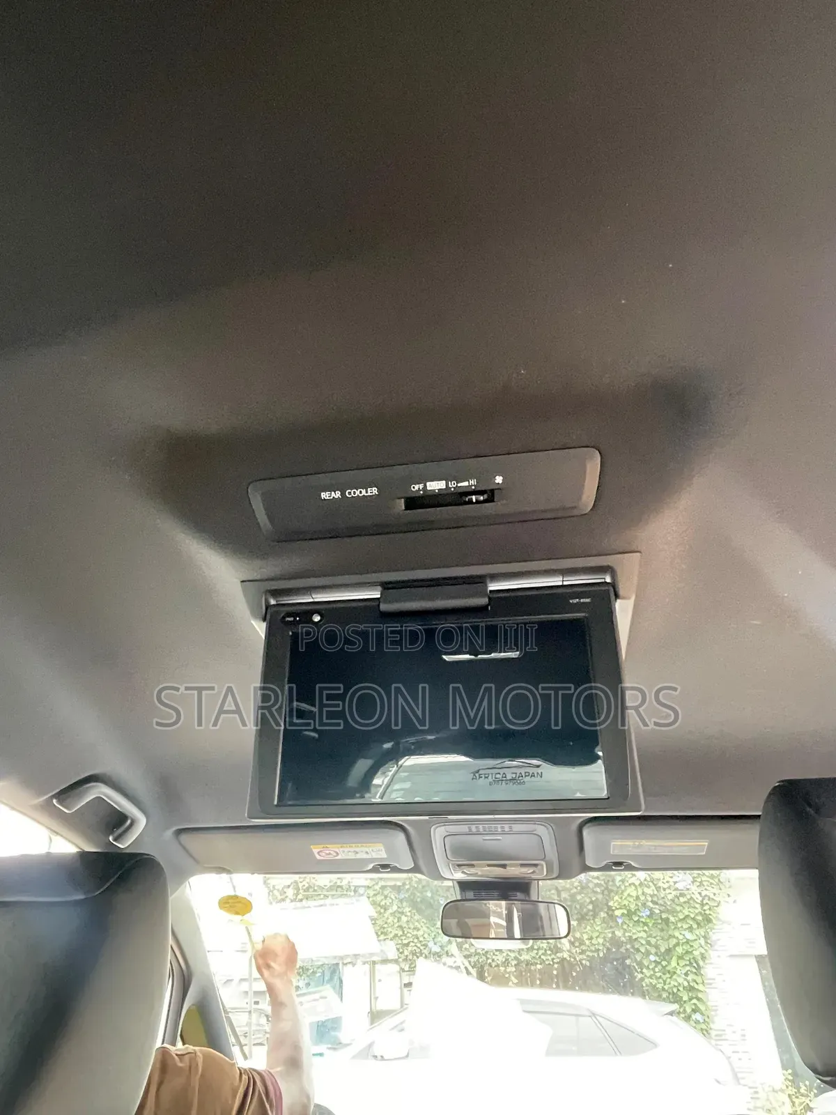 Toyota Noah 2.0 AWD (8 Seater) 2017 White