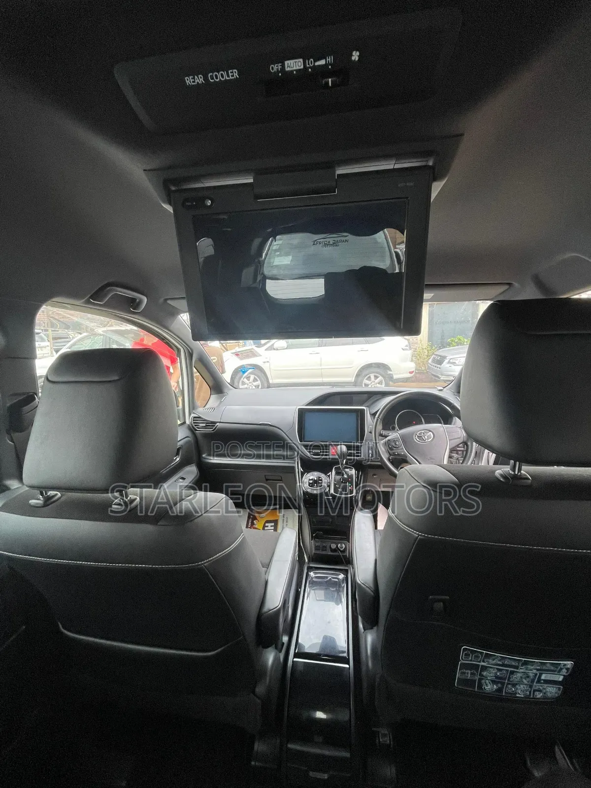 Toyota Noah 2.0 AWD (8 Seater) 2017 White