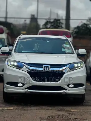 Honda Vezel 1.5 Hybrid 4WD 2015 White
